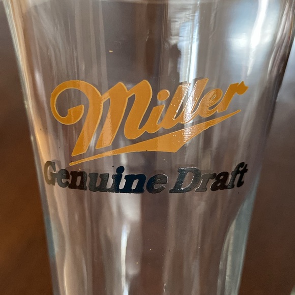🍻Miller Genuine Draft beer glasses set of two. - Picture 3 of 8